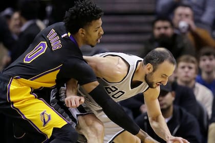 Manu tuvo una buena noche en el triunfo ante los Lakers