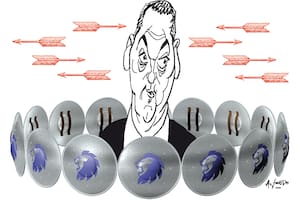 Milei se refugia en su núcleo duro y contraataca