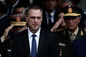 Adorni evitó responder sobre su patrimonio y se escudó en su carácter “confidencial”