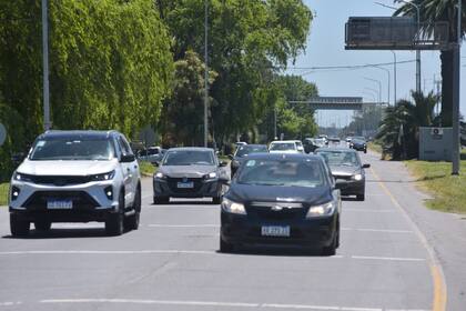 Manuel Adorni firmó la normativa, que otorga previsibilidad a los sectores vinculados con la hotelería y la gastronomía