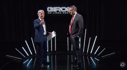 Manuel Adorni fue uno de los primeros invitados de Marcelo Grandio a su programa Giros en línea recta en la TV Pública