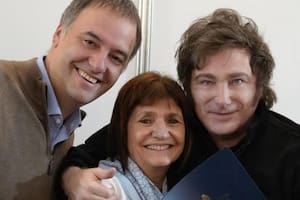 Patricia Bullrich le pediría a Javier Milei que eche a Manuel Adorni