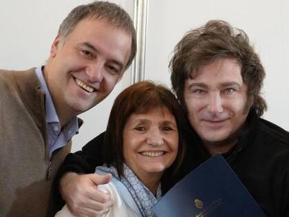 Manuel Adorni, Patricia Bullrich, Javier Milei y José Luis Espert.