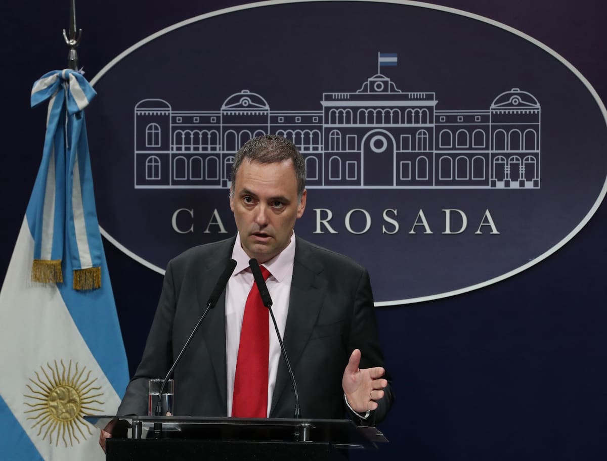 El Gobierno prohibió los cargos hereditarios en el Estado