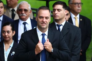 Manuel Adorni también hipotecó un departamento anterior; Boca vuelve a la Libertadores