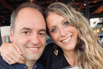 Manuel Adorni y Bettina Angeletti