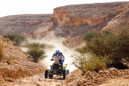 Manuel Andújar en plena competencia en arenas de Arabia Saudita en la quinta categoría del Dakar 2024.  