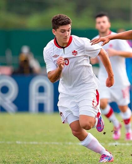 Manuel Aparicio con la camiseta de TFC Academy de Canadá, uno de los equipos del norte de América en los que jugó