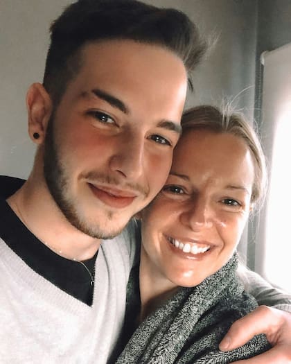 Manuel Arce tiene 25 años y trabaja como productor en el streaming República Zeta (foto: Instagram @manuarce98)