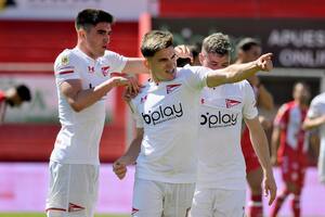 Manuel Castro ya consiguió el 1-0 de Estudiantes, al que favoreció la falta de reacción de Unión; en Santa Fe, el conjunto platense triunfó por 2-0 en el Torneo 2021.