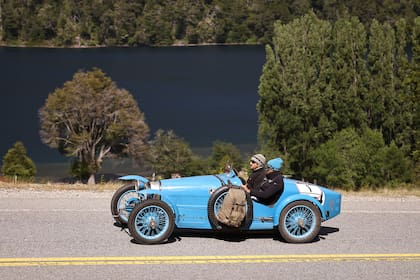 Manuel Elcabe y Bernabé Ros Artayeta en el Bugatti T