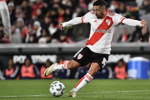 Manuel Lanzini tuvo buenas actuaciones en los amistosos y podría ganarse un lugar entre los titulares frente a Lanús