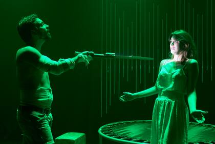 Manuel Lorenzo y Vanesa González, en una escena de Tito, la peor tragedia de William Shakespeare