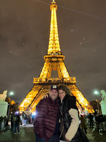 Manuel Navarrete en París junto a María, su esposa (Foto: Manuel Navarrete)
