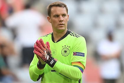 Manuel Neuer ya había usado los colores del arcoíris en su brazalete de capitán durante la Eurocopa del año pasado