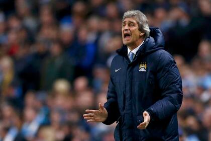 Manuel Pellegrini dirigiendo al Manchester City