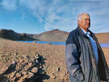 Manuel "Pocholo" Lada, condujo El Cordillerano y compró la estancia La Oriental. Falleció en 2011.