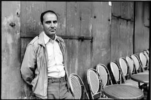 Manuel Puig, en junio de 1981, durante una sesión fotográfica en París.