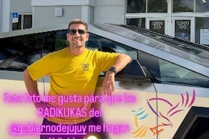 Un diputado de Milei fue al Congreso con un Tesla de más de 100 mil dólares