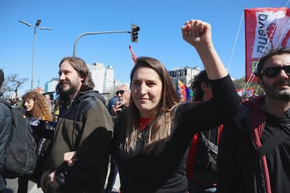 Manuela Castañeira en una marcha callejera