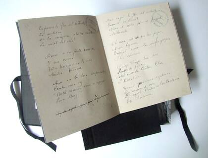 Manuscrito del poeta nicaragüense