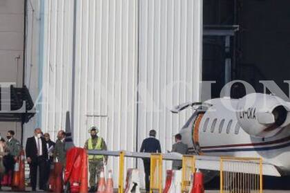 El Lear Jet de Tucumán, en Aeroparque; Manzur a punto de subir