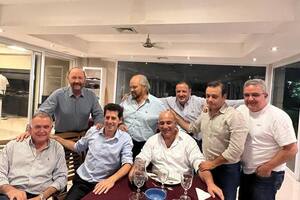 Manzur recibió en su casa de Yerba Buena a Wado de Pedro y a los gobernadores Gildo Insfrán (Formosa) y Ricardo Quintela (La Rioja) antes de reasumir en Tucumán