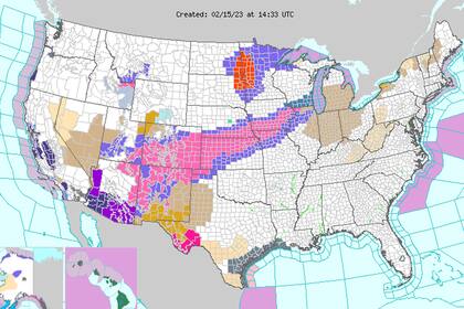 Mapa de las incidencias del clima en Estados Unidos para el 15 de febrero. Las zonas de color rosa muestran el nivel máximo de alerta