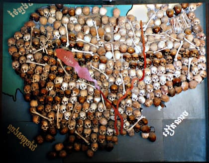 Mapa hecho con cráneos de las víctimas del régimen, exhibido en el Museo Tuol Sleng