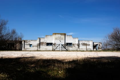 Club Social y Deportivo Belgrano de Mapis, partido de Olavarria.
