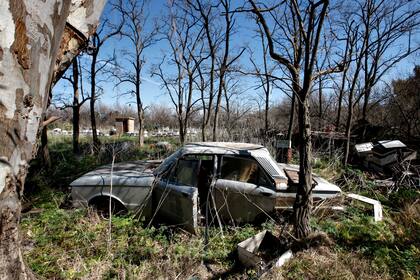 Autos abandonados en los campos