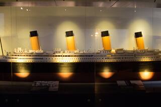 Titanic: el museo con forma de barco donde revivir la historia del naufragio