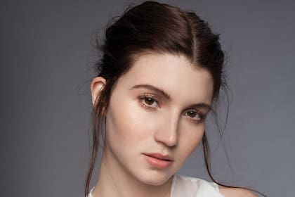 Maquilló Jazmín Calcarami con productos Maybelline NY. Peinó Jésica Báez para JC Agency con productos Algaparf Milano.