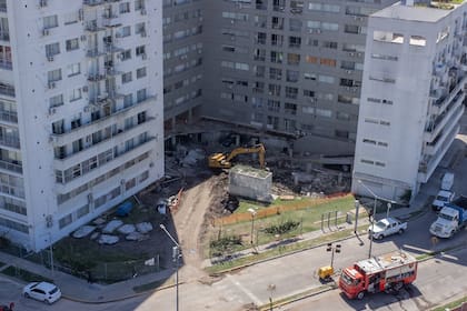 Maquinaria trabajaba hoy en la consolidación del terreno afectado