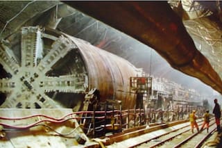 ¿Quién aprobó la construcción del túnel del Canal de la Mancha en 1882?