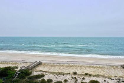 Mar azul, playas tranquilas y una villa sin autos, en Ocean Beach