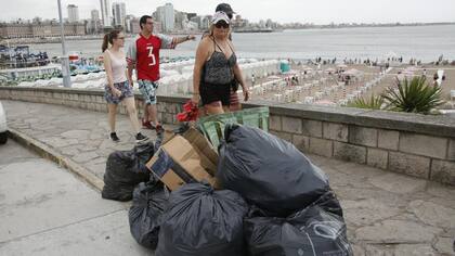 Mar del Plata amaneció repleta de basura tras 48 horas sin recolección de residuos por un paro