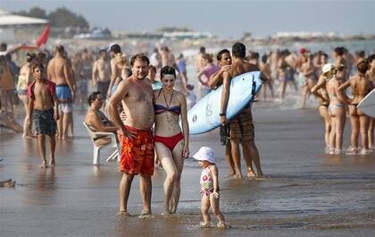 Mar del Plata, colmada de turistas que recién disfrutaron de la playa durante la tarde