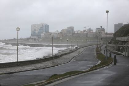 En Fase 1, Mar del Plata no puede recibir turistas, solo funcionan comercios considerados esenciales y la educación vuelve a la virtualidad