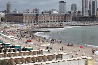 Verano: habrá más servicios gratuitos y descuentos en la costa