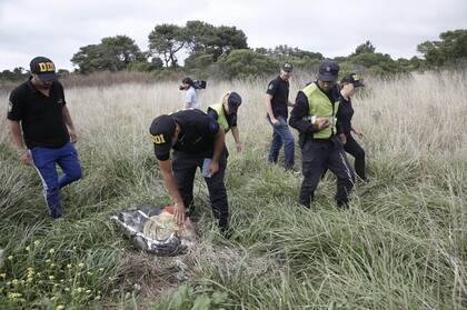 Mar del Plata: encuentran una pala y una credencial de Claudia Repetto, la mujer desaparecida hace cinco días.