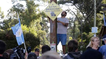 Mar del Plata: marcha en repudio por la prisión domiciliaria para Miguel Etchecolatz