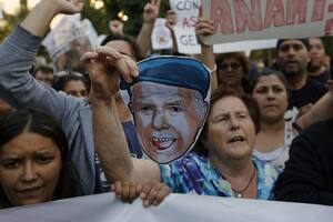 Mar del Plata: marcha en repudio por la prisión domiciliaria para Etchecolatz