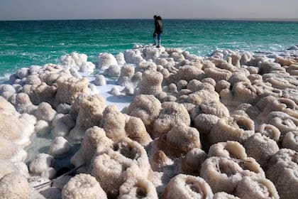 Vista de los minerales acumulados tras el retroceso del Mar Muerto
