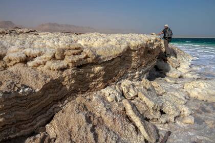 Minerales cristalizados en el área del Kibbutz Ein Gedi israelí en la costa de la parte sur del Mar Muerto