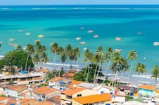Así es la playa de arena blanca y piscinas naturales considerada el “Caribe brasileño”