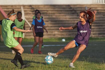 Mara Gómez en acción, en una práctica en Villa San Carlos