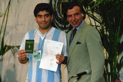 Diego Maradona y Carlos Menem