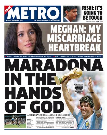 "Maradona en las manos de Dios", dice el diario Metro, haciendo un juego de palabras con el gol a los ingleses en México 1986.