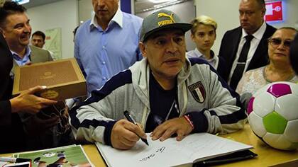 Maradona, en su llegada a Rusia